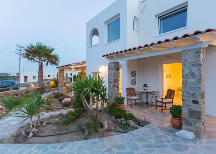 Lena فندق ستيليدا