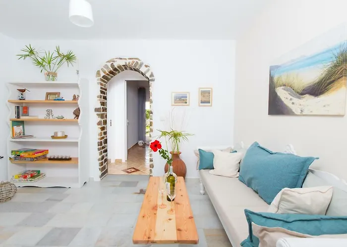 Lena فندق ستيليدا